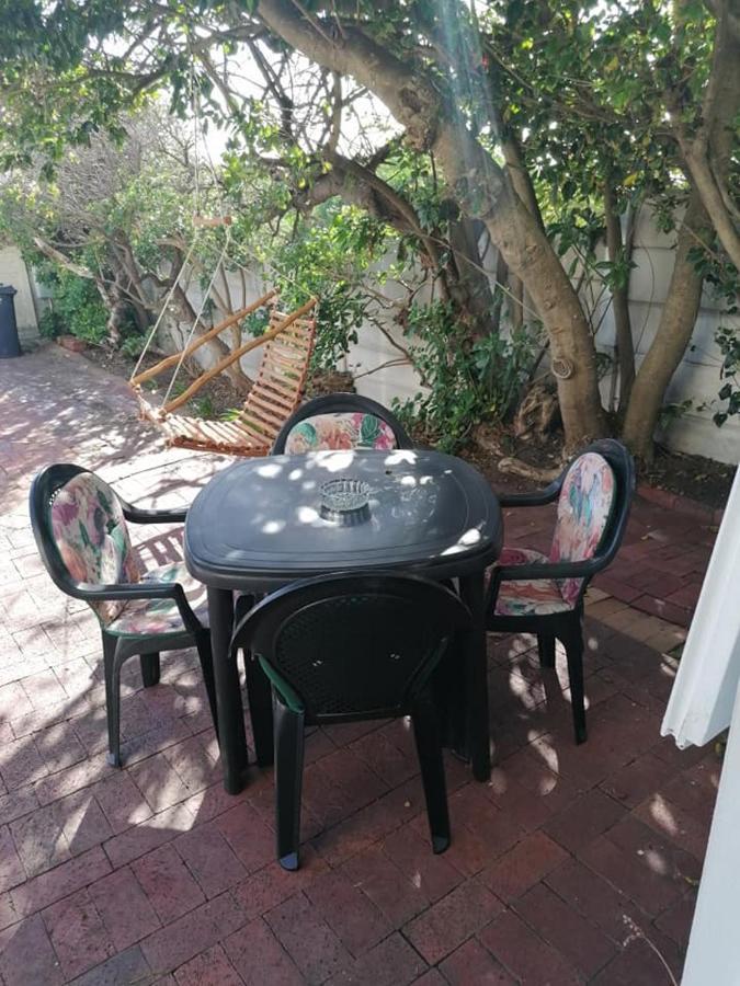 Porcupine Walk Apartment Simonʼs Town Екстериор снимка
